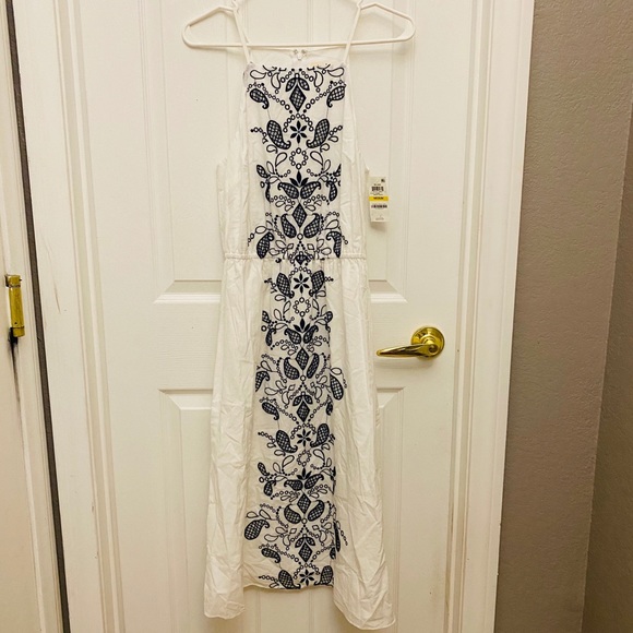 Maison Jules Embroidered Shift Dress NWT NEW MED - Picture 3 of 3